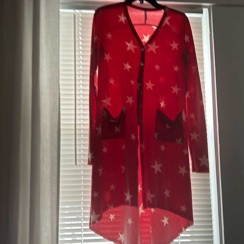 Lightweight sweatshirt material long button duster light red with white stars